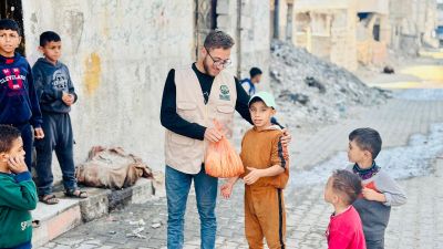 pişen ekmekler dağıtılıyor 3