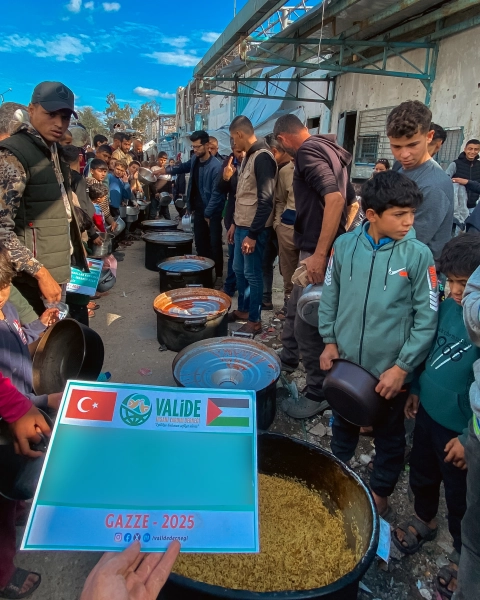 We Continue to Be a Source of Hope in Gaza: Hot Meals Served to 900 People