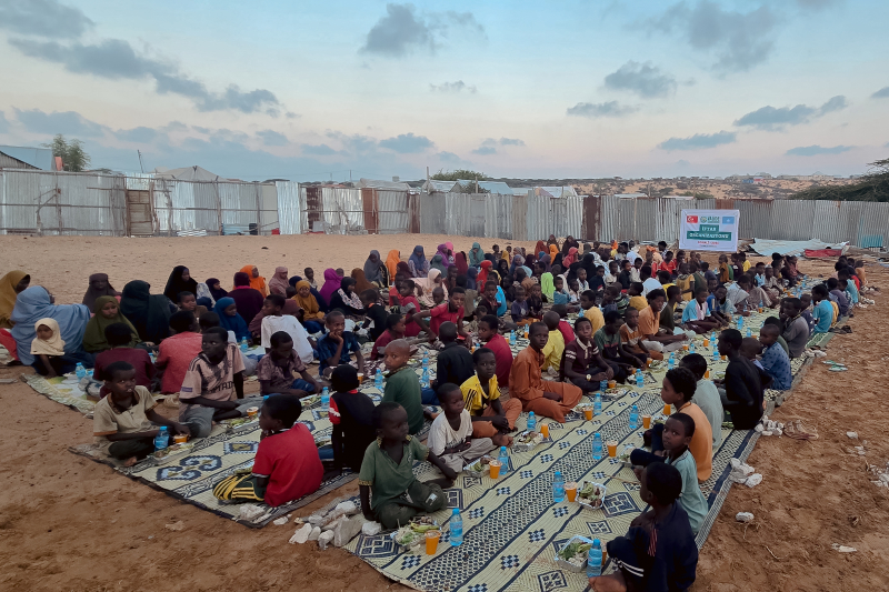 Somali’de İftar Sofraları Kardeşlik Köprüleriyle Kuruluyor