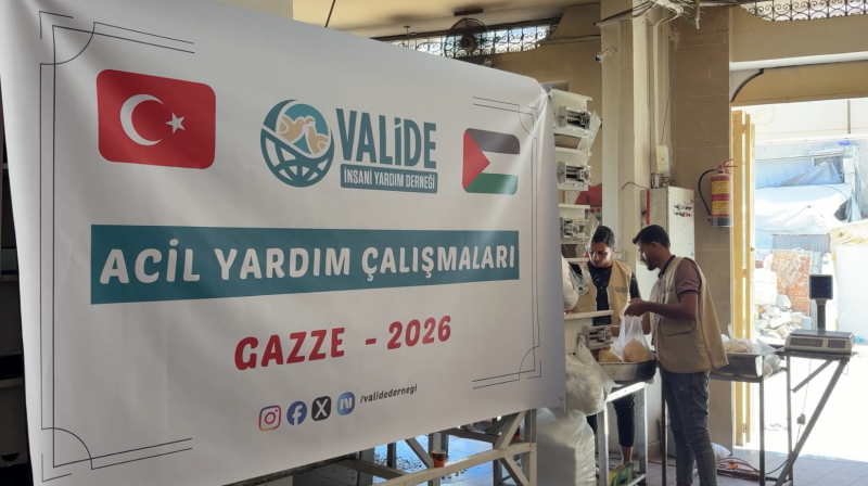 Gazze’deki Mağdur Ailelere Ekmek Dağıtımı Gerçekleşti